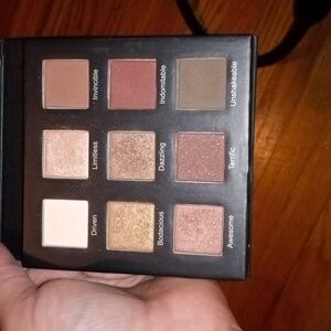 RealHer Eyeshadow palette